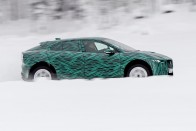 Villámgyors töltést kínál a Jaguar i-Pace villanyautó 16