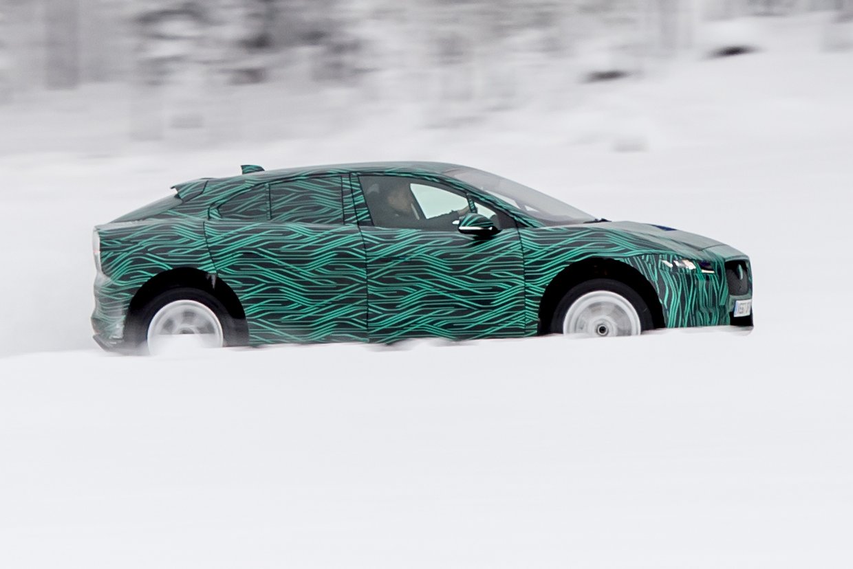 Villámgyors töltést kínál a Jaguar i-Pace villanyautó 5