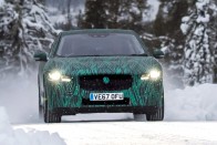 Villámgyors töltést kínál a Jaguar i-Pace villanyautó 22