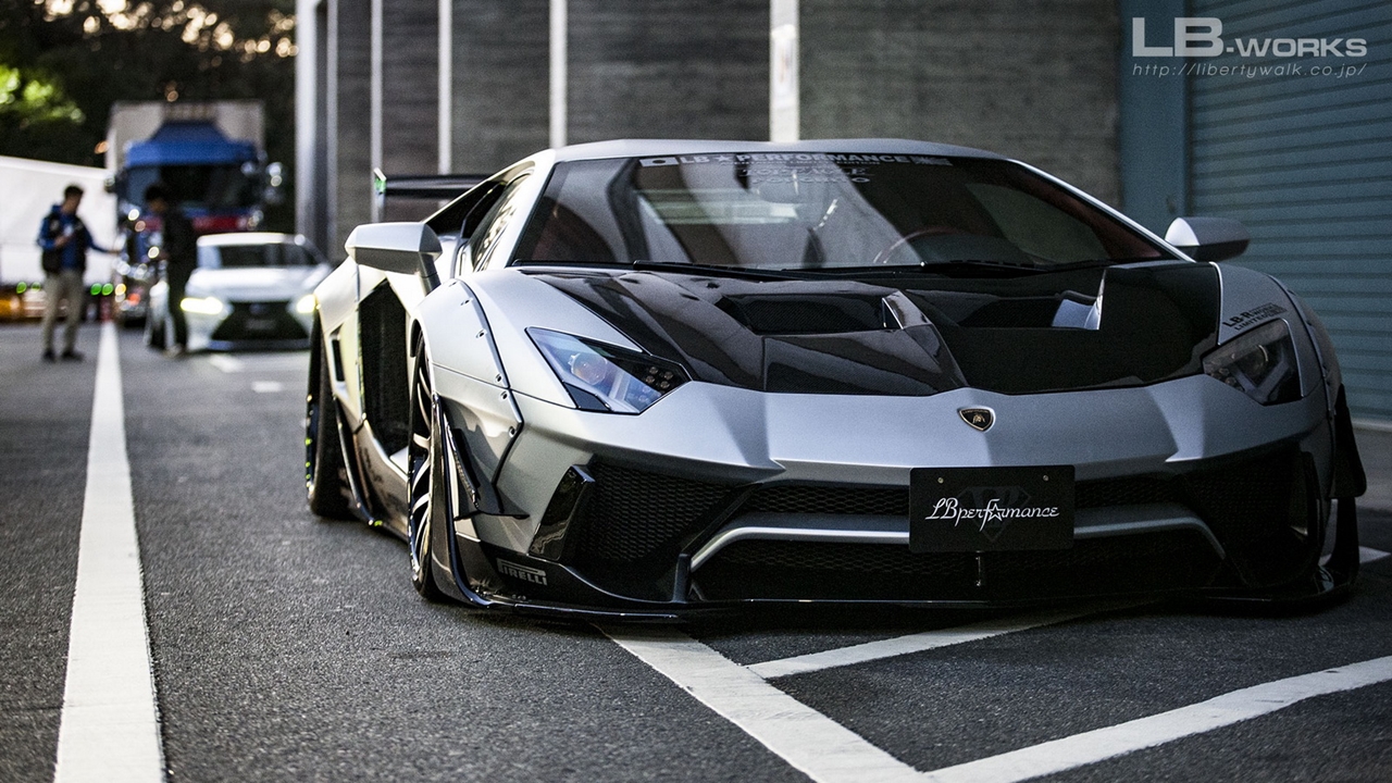 Bitang pályagépnek néz ki a kiszélesített Aventador 5