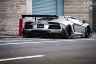 Bitang pályagépnek néz ki a kiszélesített Aventador 15