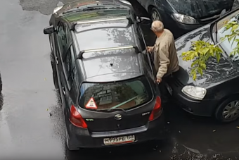 Parkolói bénázás sosem volt még ennyire becsületes