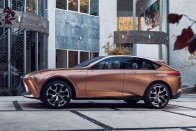 Óriás luxusterepjáróról álmodik a Lexus 67