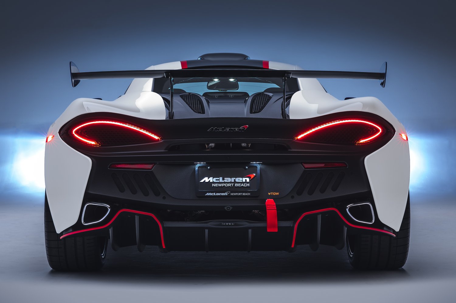 Tíz versenyautót visz közútra a McLaren 23