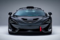 Tíz versenyautót visz közútra a McLaren 31