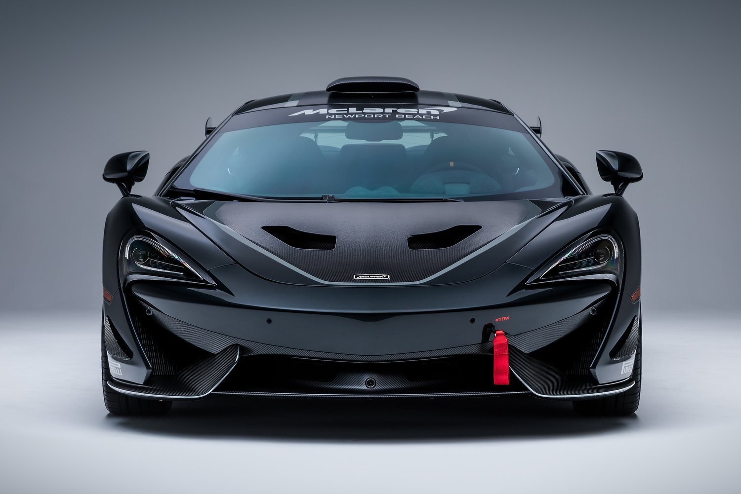 Tíz versenyautót visz közútra a McLaren 10