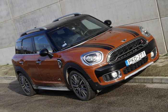 Milyen családi autó a legnagyobb Mini? 14