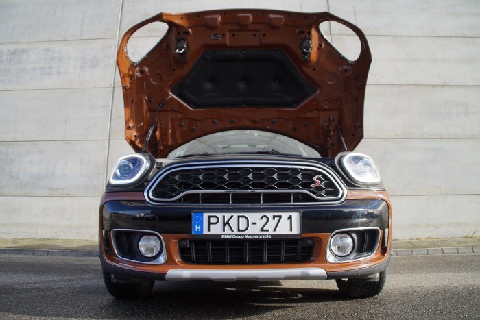 Milyen családi autó a legnagyobb Mini? 13