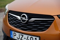 Kívül Opel, belül Peugeot, mi az? – Opel Crossland X 59