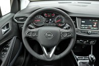 Kívül Opel, belül Peugeot, mi az? – Opel Crossland X 67