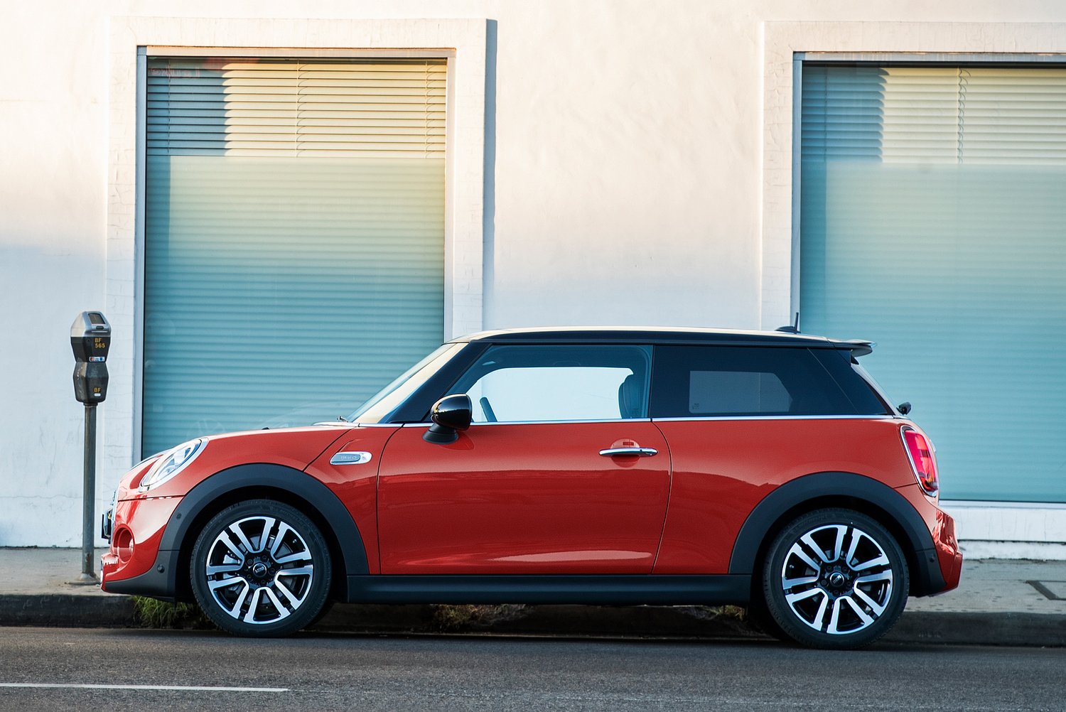 p90289708_highres_mini-cooper-s-3-door | Vezess | Vezess