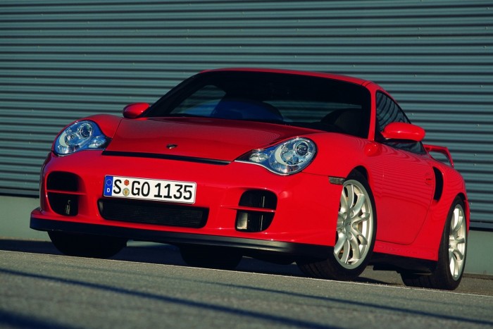 Így lett egyre durvább a Porsche 911 GT2 1