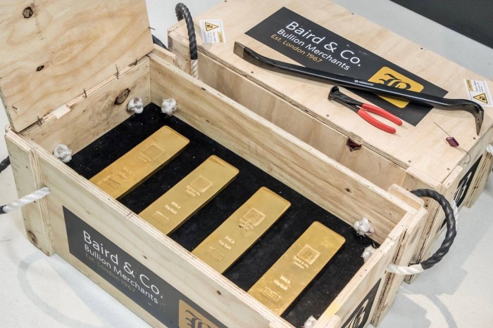 Így kell stílusosan 3,5 milliárd forintnyi aranyat elszállítani 1