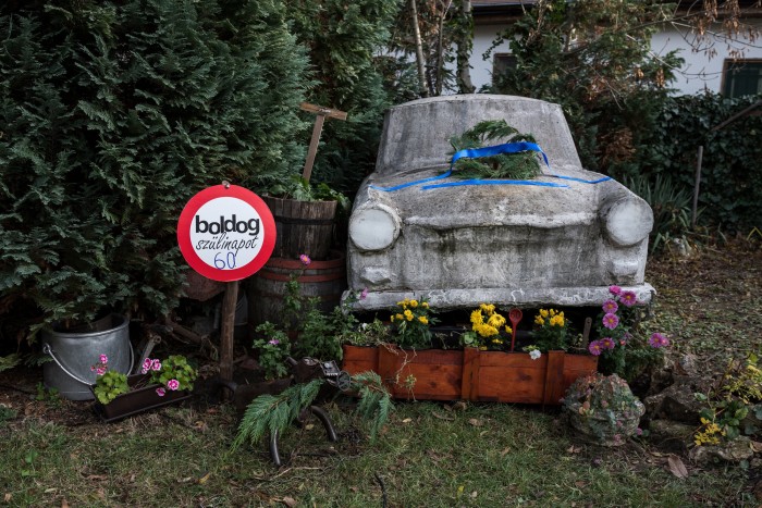 Már le se tojják a világ legtöbbet fotózott Trabantját 6 Már le se tojják a világ legtöbbet fotózott Trabantját 6
