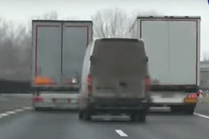 Kőkeményen üzent a rendőröknek a kamionos 2 Kőkeményen üzent a rendőröknek a kamionos 2
