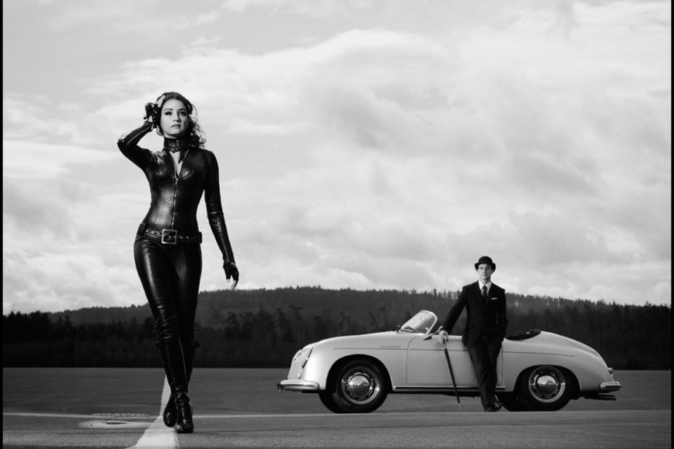 Érzéki művészettel fűszerezett divatfotók, nyomokban autókkal 6