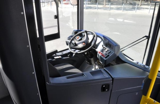Annyira szép ez a busz, mint egy fogatlan buldog 1 Az Ursus City Smile vezetőfülkéje. Fotó: transport-publiczny.pl