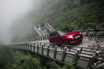 Az autó, amely fenn járt a mennyország kapujában