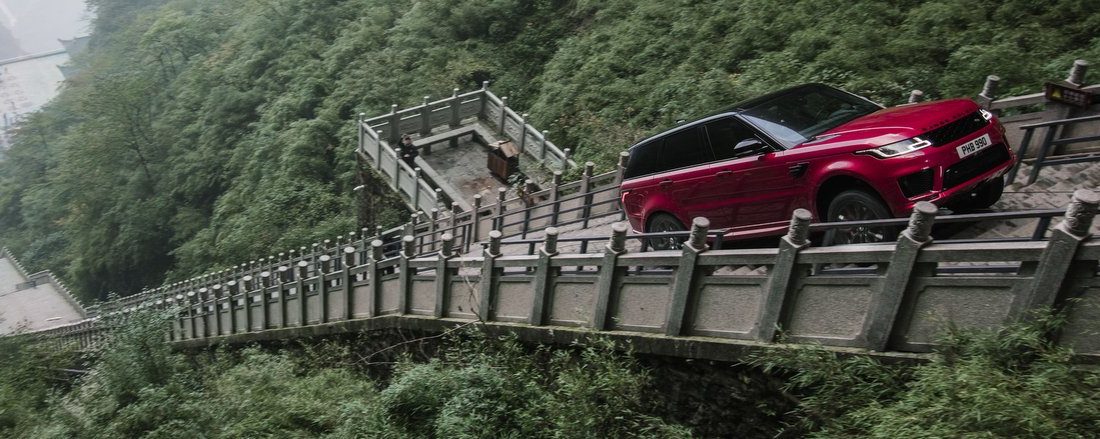 Az autó, amely fenn járt a mennyország kapujában