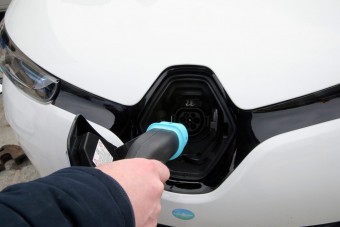 A Mol megnyitotta Bukarestben első elektromos autótöltőjét