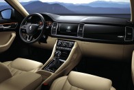 Óriás luxusautóval erősít a Škoda 7