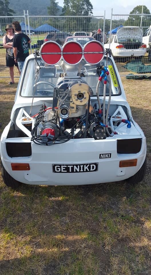 A világ másik felén építettek gumigyilkos szörnyet egy Polski Fiatból 4