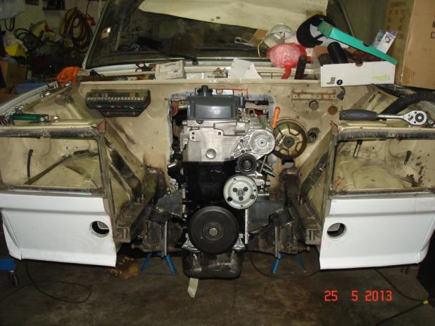 Kívülről egy átlag Lada, de a lemez alatt pokoli szörnyeteg bújik 8