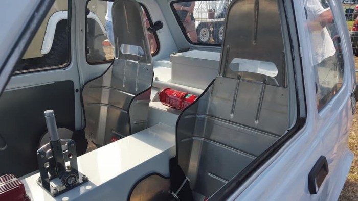 A világ másik felén építettek gumigyilkos szörnyet egy Polski Fiatból 1