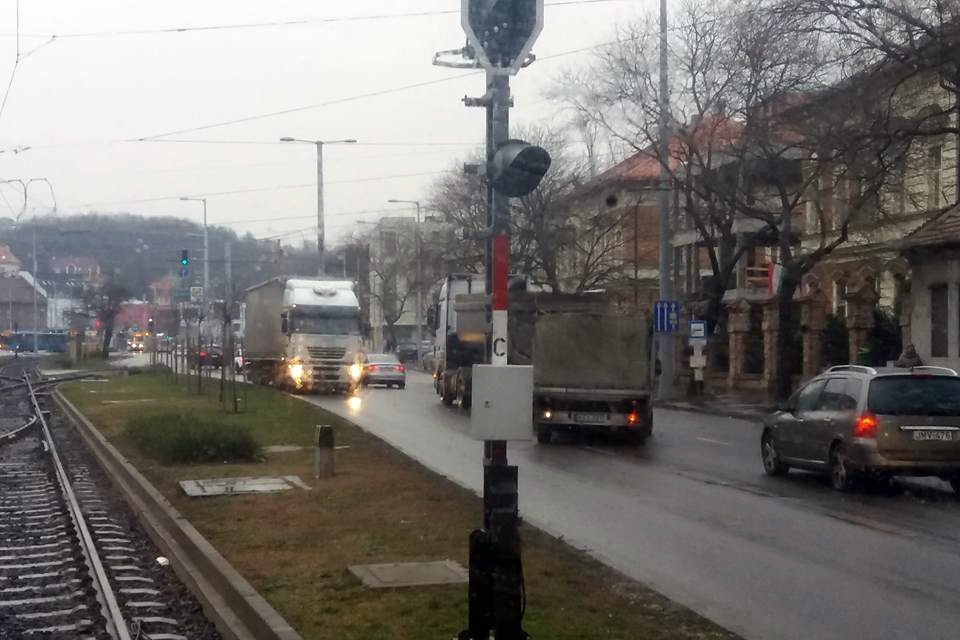 Mit művelt ez a kamionos Budapesten?! 3