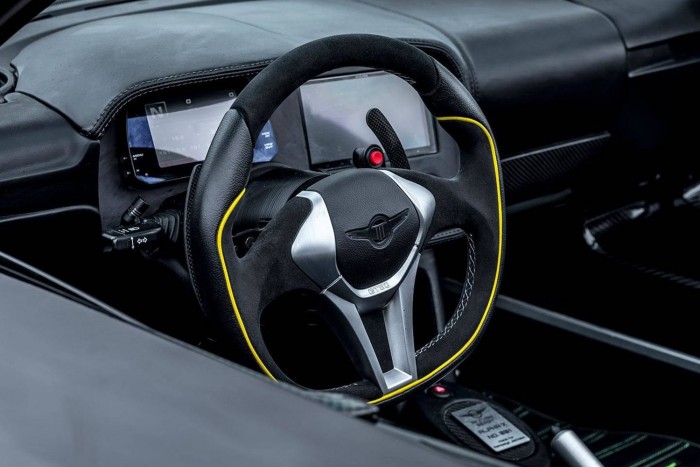 Csak öt darab készült a 700 lovas szörnyetegből 6