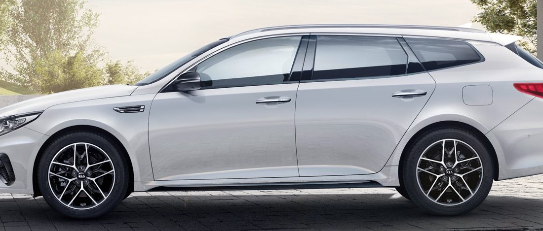 Látványosabb, okosabb lesz a Kia Optima