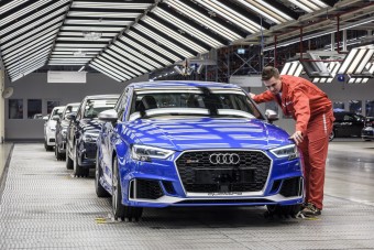 Villanymotorokkal folytatja a 25 éves győri Audi