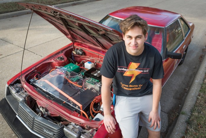 Toyota sportkupé villanymotorral, házilag 6