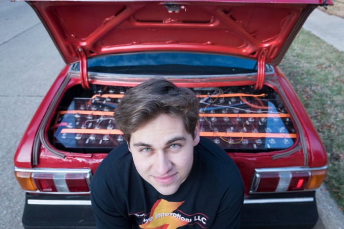 Toyota sportkupé villanymotorral, házilag 5