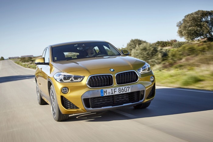 Az X2-es BMW-re bukhatnak a nők. Meg a férfiak 3 Az X2-es BMW-re bukhatnak a nők. Meg a férfiak 3