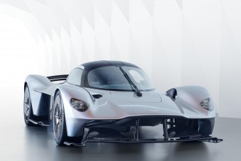 Nyomokban Holdat tartalmaz majd az Aston Martin fényezése