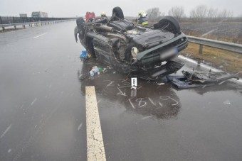 Képeken az M3-ason történt halálos baleset