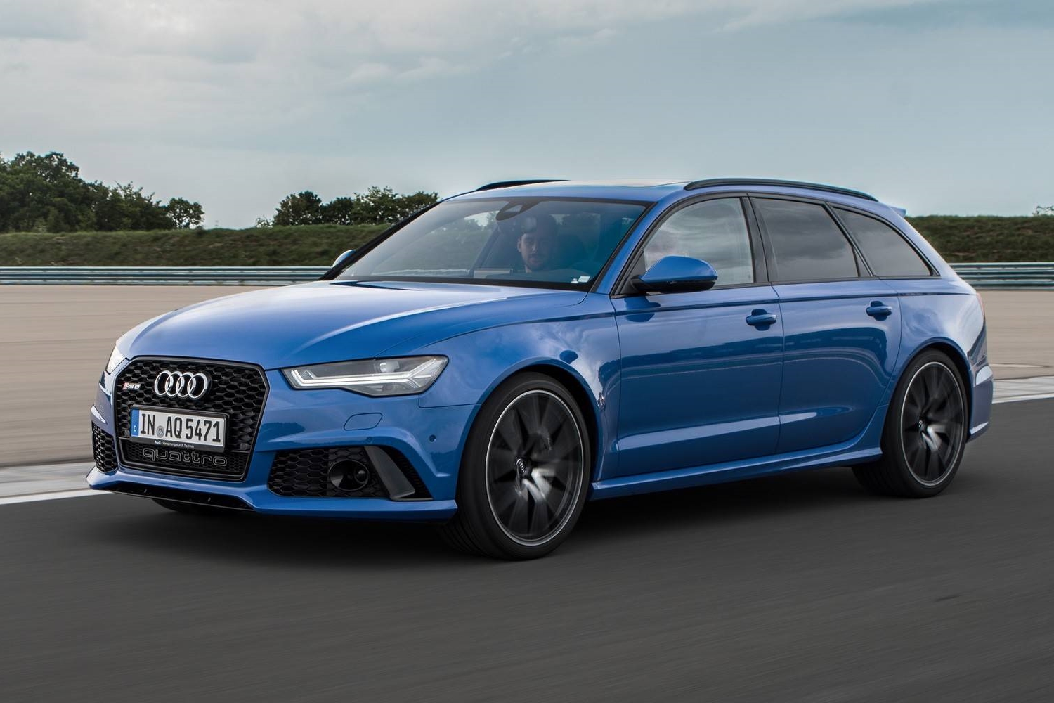 705 lóerővel búcsúzik az Audi RS6 Avant 4