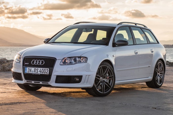 Így lett egyre bitangabb kombi az Audi RS4 3 Így lett egyre bitangabb kombi az Audi RS4 3