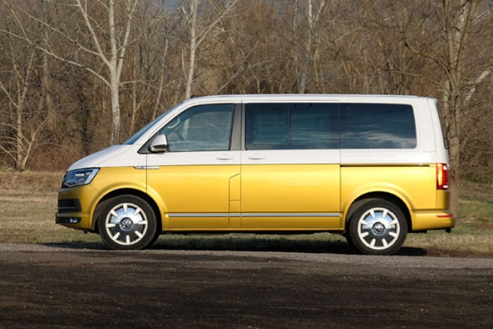 Trendi retró busz 30 milláért: VW Multivan Bulli 106