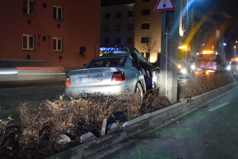 Fotókon a durva győri baleset: nyári gumival, droggal a zsebben ütközött a sofőr 4