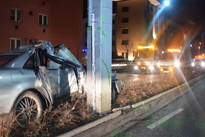 Fotókon a durva győri baleset: nyári gumival, droggal a zsebben ütközött a sofőr 5