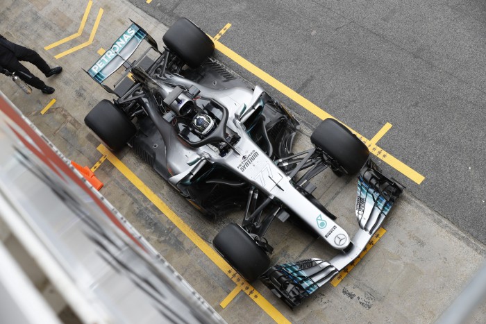 F1: A Mercedes kőkemény hármas csatára készül