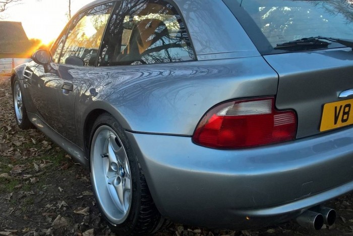 Meglepő motor került ebbe a Z3-as BMW-be