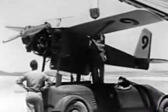 Világháborús rakétát reptetett ez az autó