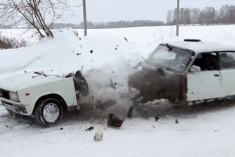 Széttépték ezt a Ladát az oroszok