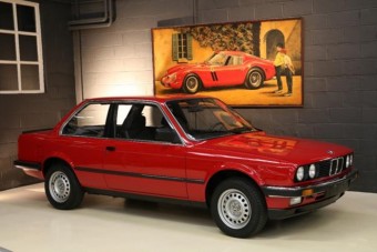 Igazi időkapszula ez a piros E30-as BMW