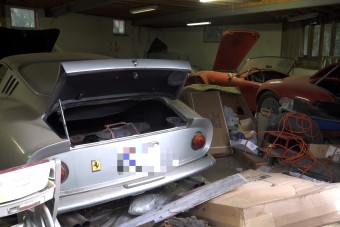 Értékes autókra leltek egy elhagyott garázsban