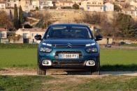 Újra jönnek a ringatózó, überkomfortos Citroënek 43