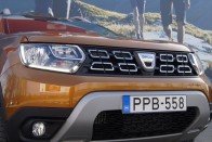 Mit tud az új Dacia Duster sárban és sztrádán? 44